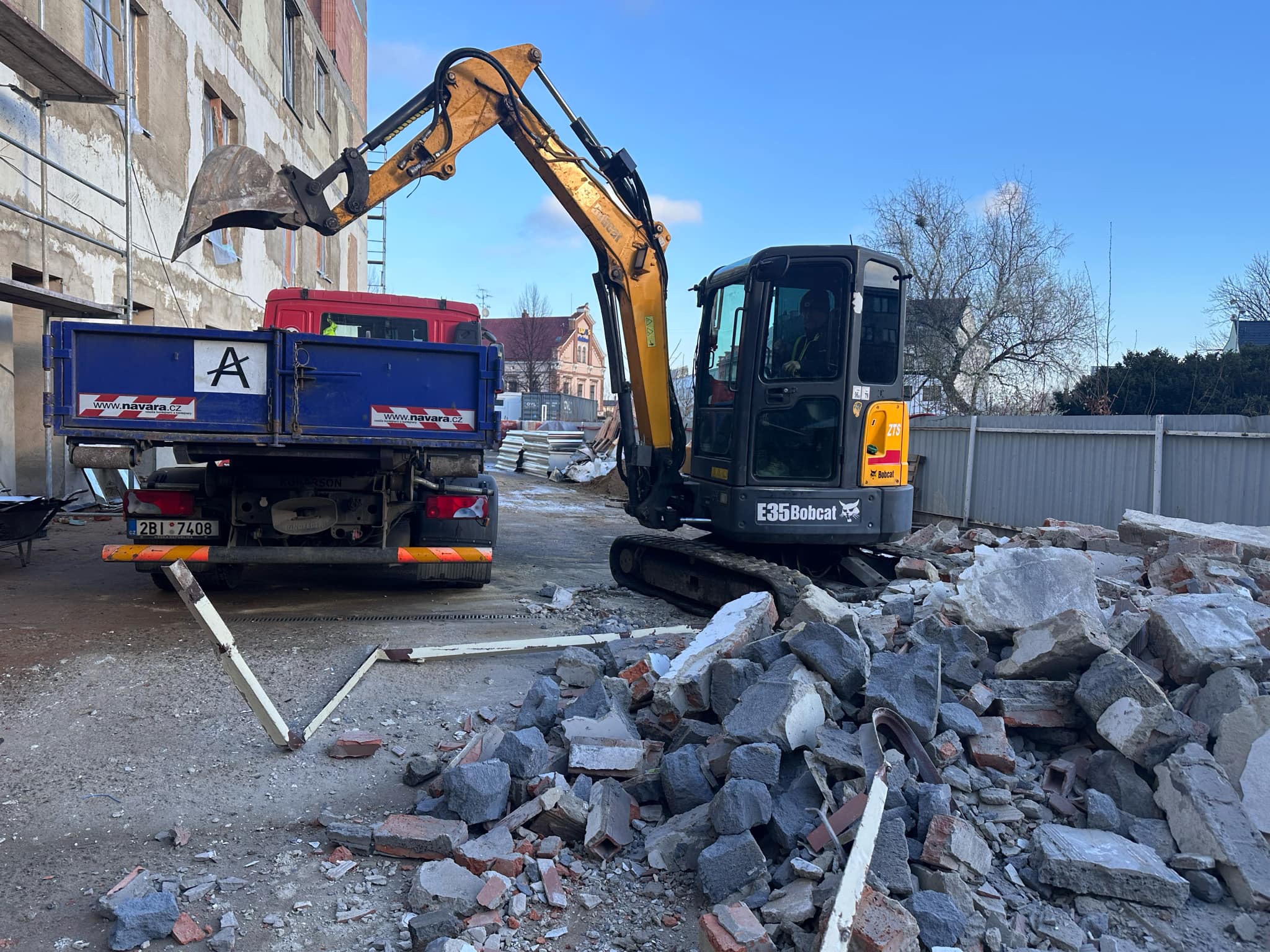 Menší demoliční práce